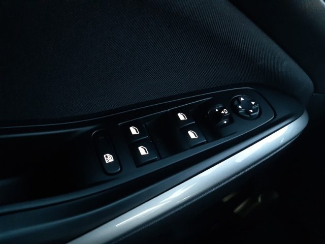 OPEL Grandland X usata, con Volante in pelle