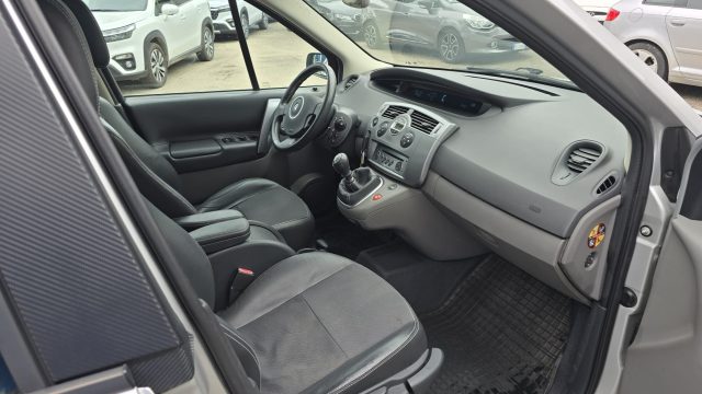 RENAULT Grand Scenic usata, con Controllo automatico clima