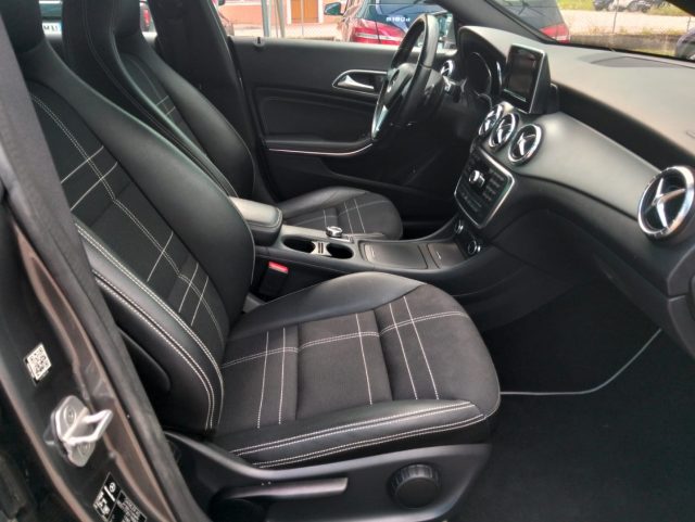MERCEDES-BENZ CLA 200 usata, con Chiusura centralizzata