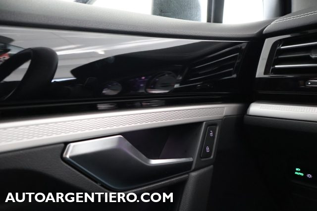 VOLKSWAGEN Touareg usata, con Sedile posteriore sdoppiato