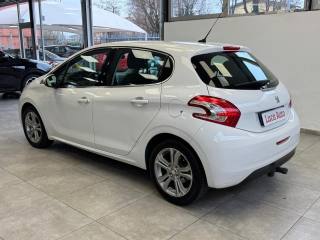 PEUGEOT 208 usata, con Autoradio