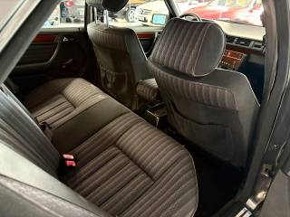 MERCEDES-BENZ 200 usata 9