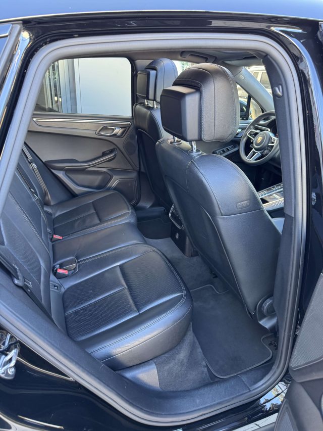 PORSCHE Macan usata, con Autoradio