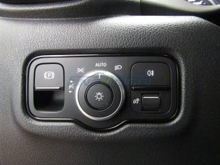 MERCEDES-BENZ Vito usata, con Fari LED