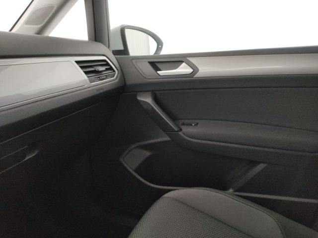 VOLKSWAGEN Touran usata, con Sedile posteriore sdoppiato