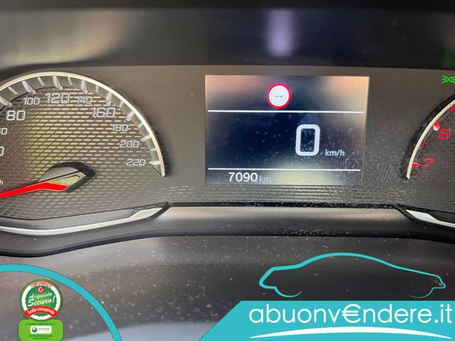PEUGEOT 2008 usata, con Touch screen
