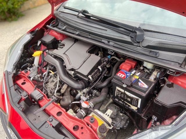 TOYOTA Yaris usata 23