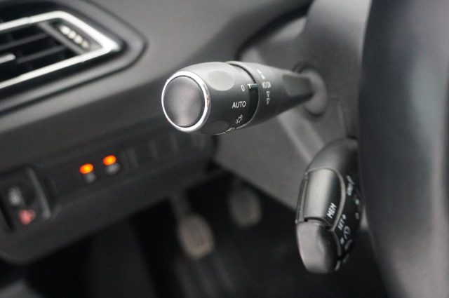 PEUGEOT 308 usata, con Sistema di navigazione