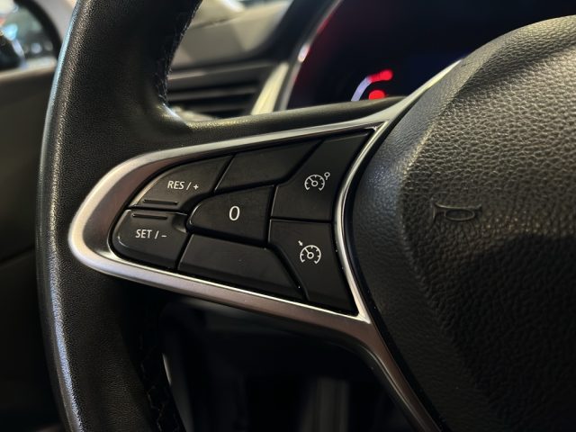 RENAULT Captur usata, con Bracciolo