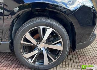 PEUGEOT 2008 usata, con Sedile posteriore sdoppiato