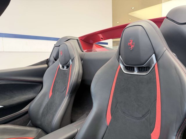 FERRARI 296 usata, con Boardcomputer