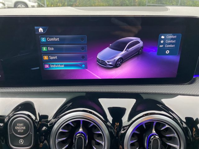 MERCEDES-BENZ A 200 usata, con Touch screen