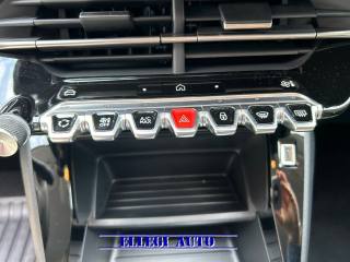 PEUGEOT 208 usata, con Sedile posteriore sdoppiato