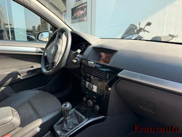 OPEL Astra usata, con Autoradio