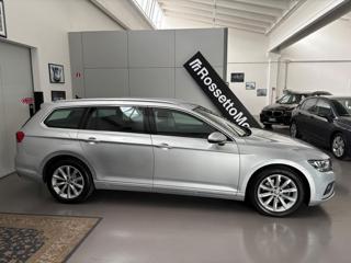 VOLKSWAGEN Passat Variant usata, con Airbag laterali