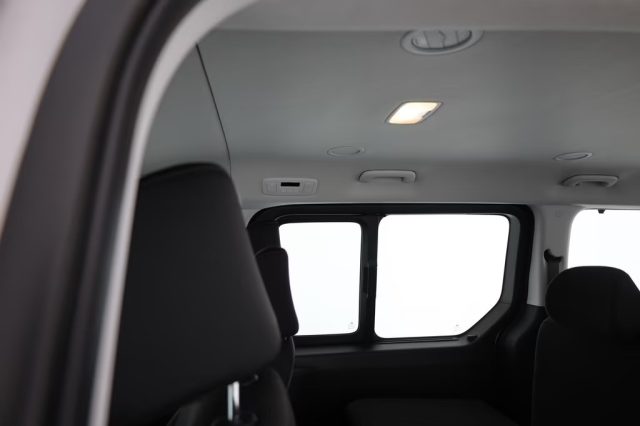 HYUNDAI Staria usata, con Controllo vocale