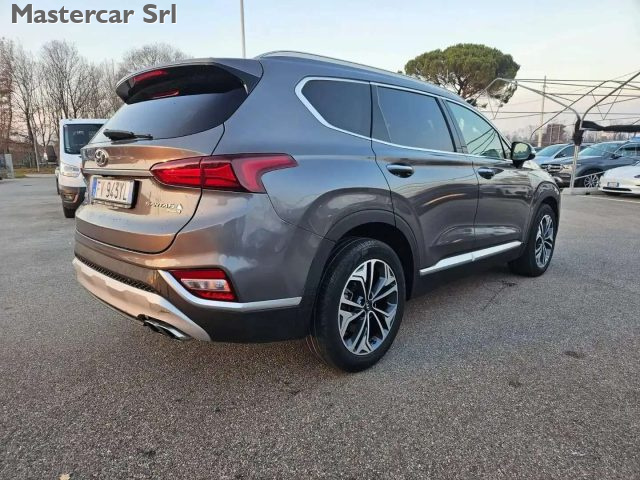 HYUNDAI Santa Fe usata, con Autoradio