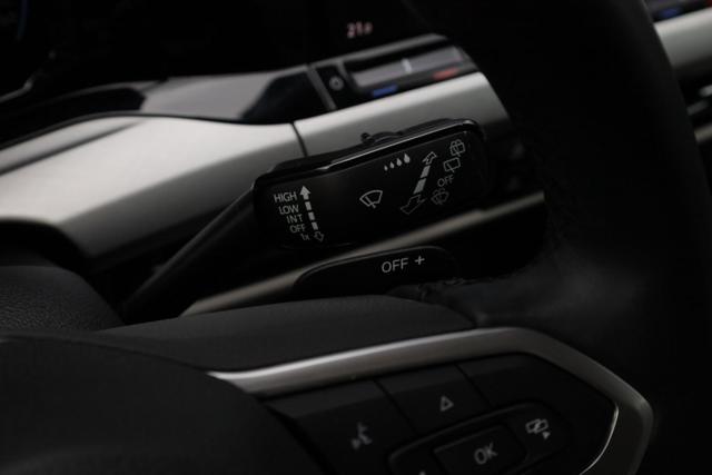 VOLKSWAGEN Golf usata, con Airbag testa