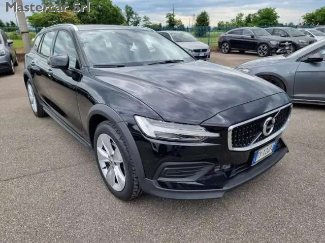 VOLVO V60 Cross Country usata, con Autoradio