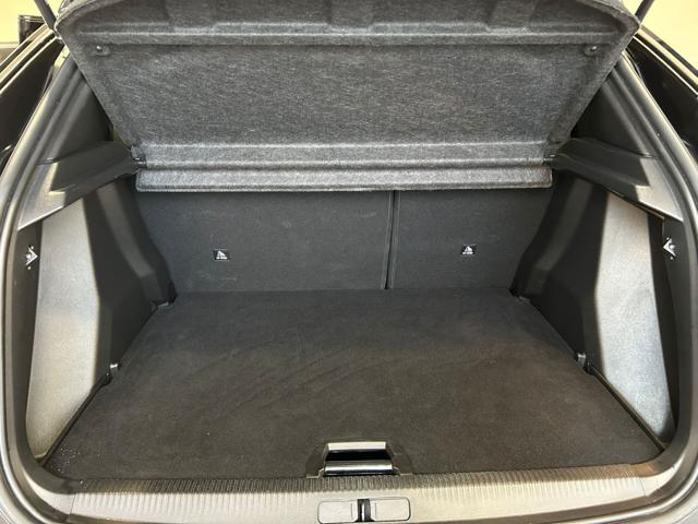 PEUGEOT 2008 usata, con Sistema di navigazione
