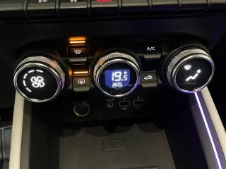 RENAULT Clio usata, con Hill holder