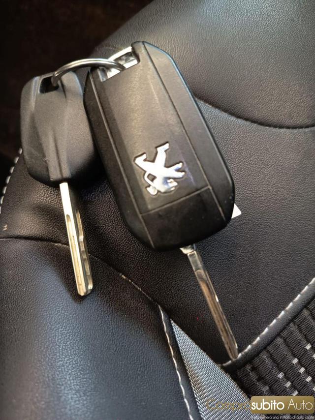 PEUGEOT 2008 usata 31