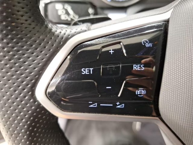 VOLKSWAGEN Touareg usata, con Fendinebbia