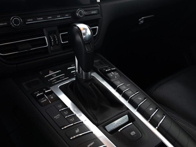 PORSCHE Macan usata 10