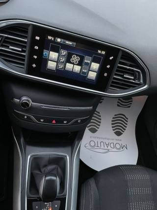 PEUGEOT 308 usata, con Volante in pelle