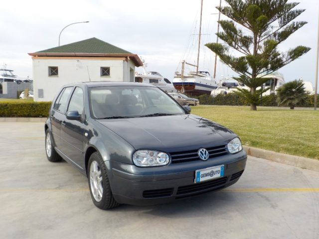 VOLKSWAGEN Golf usata, con Airbag