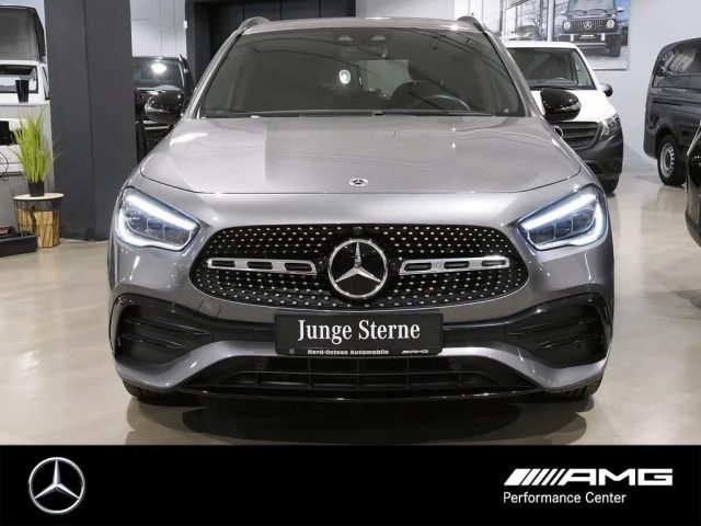 MERCEDES-BENZ GLA 200 usata, con Airbag