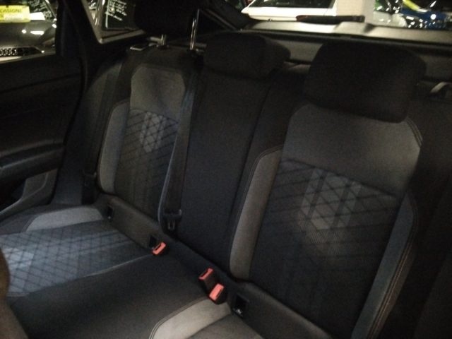 VOLKSWAGEN Taigo usata, con Bracciolo