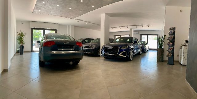 AUDI A4 usata, con Autoradio