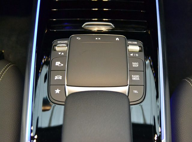 MERCEDES-BENZ GLA 200 usata, con Climatizzatore