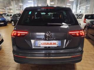 VOLKSWAGEN Tiguan usata, con Autoradio