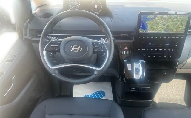 HYUNDAI Staria usata, con Cerchi in lega