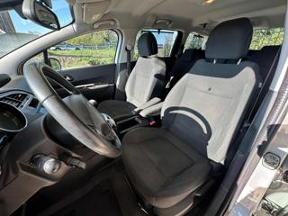 PEUGEOT 5008 usata, con Sedile posteriore sdoppiato