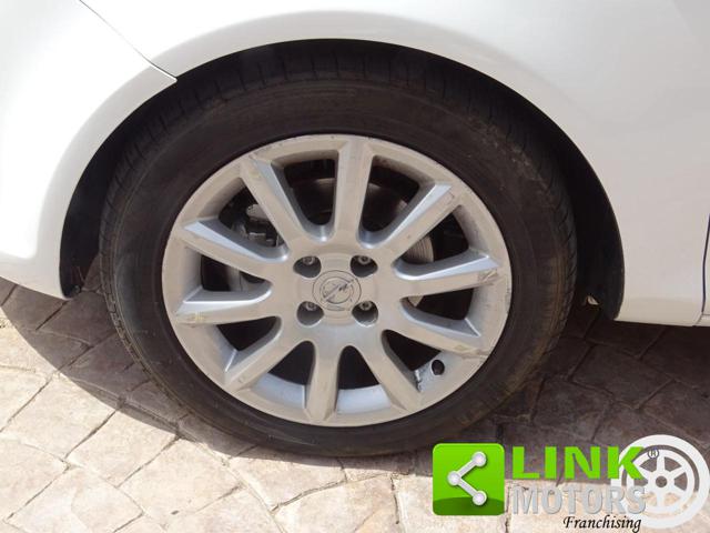 OPEL Corsa usata, con Servosterzo