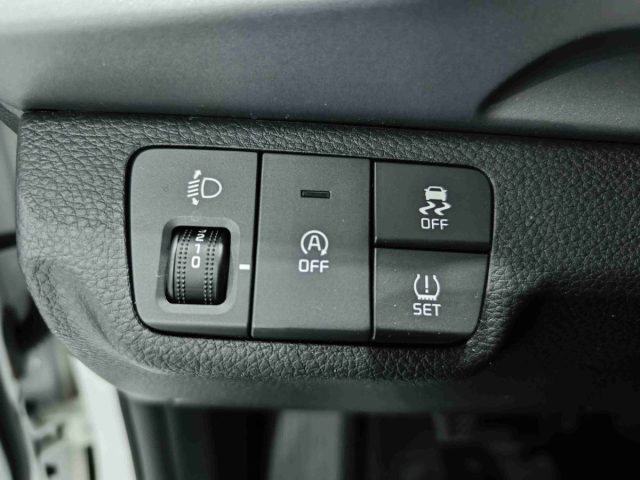 KIA Stonic usata, con Controllo elettronico della corsia