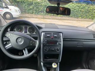 MERCEDES-BENZ B 180 usata, con Specchietti laterali elettrici