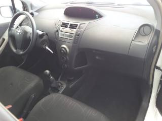 TOYOTA Yaris usata, con ESP