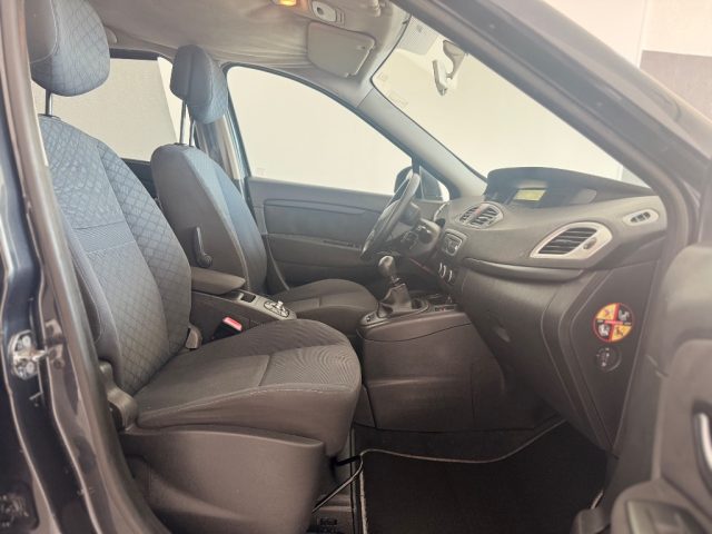 RENAULT Scenic usata 9