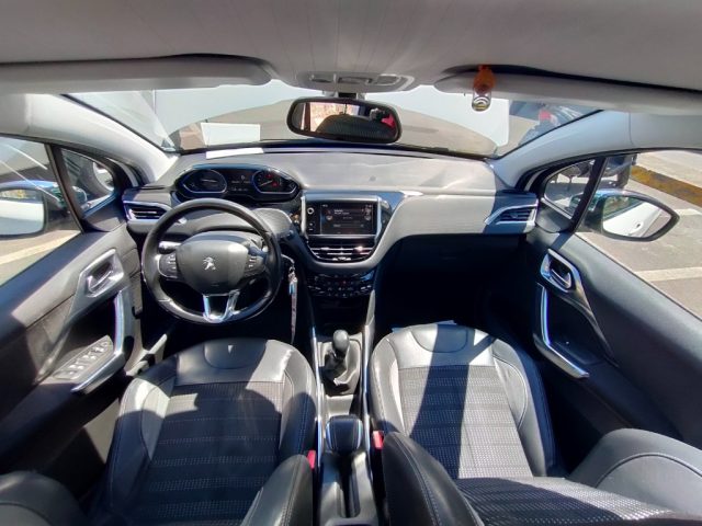 PEUGEOT 2008 usata, con Controllo trazione