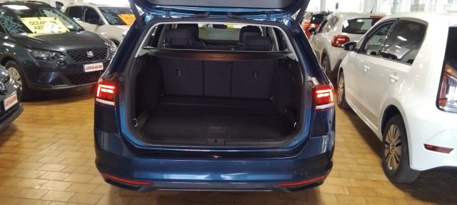 VOLKSWAGEN Passat usata, con Controllo trazione