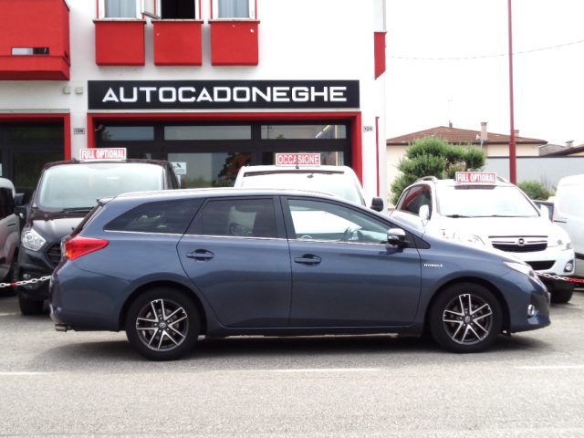 TOYOTA Auris usata, con ABS