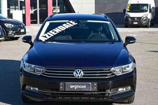 VOLKSWAGEN Passat Variant usata, con Airbag