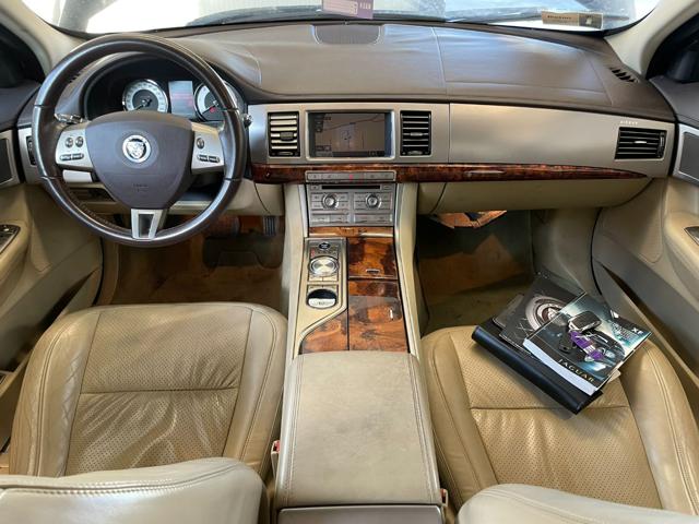 JAGUAR XF usata, con Cruise Control