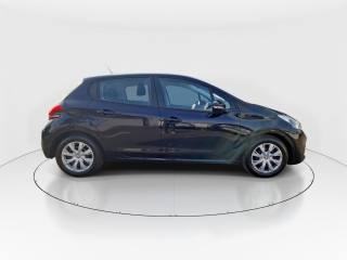 PEUGEOT 208 usata, con Autoradio