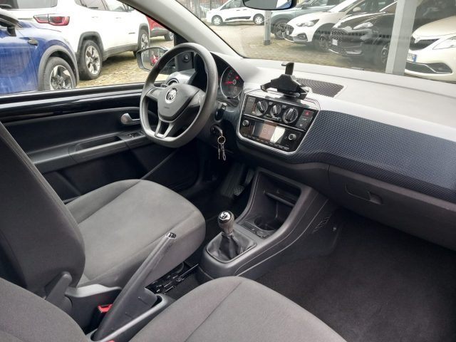 VOLKSWAGEN up! usata, con Autoradio digitale