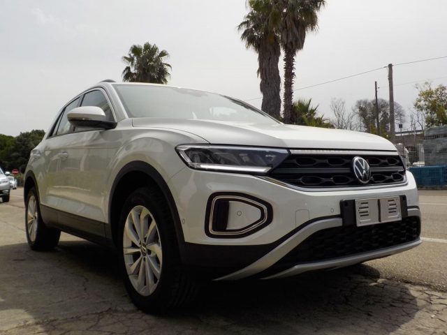 VOLKSWAGEN T-Roc usata, con Autoradio